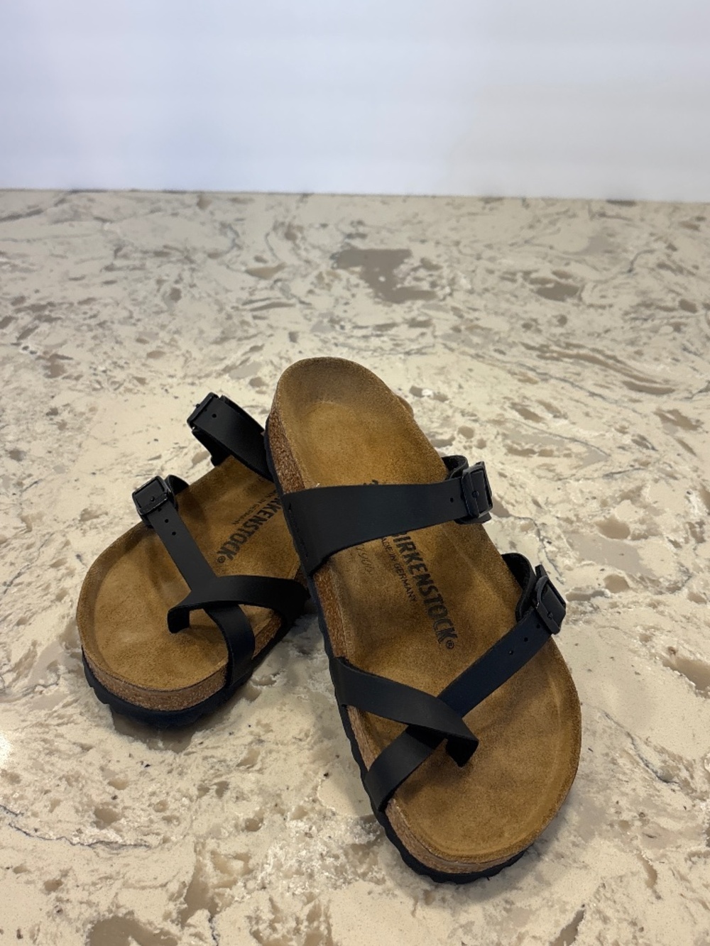 Women’s Black Birkenstock Mayari Toe Loop Sandals EUC Sz 37